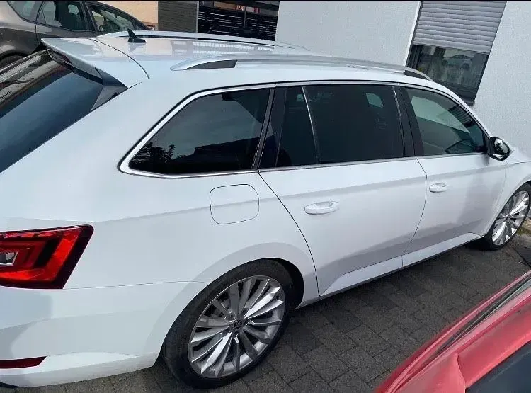 Gebraucht Skoda Superb Active 150 PS (110 kW) 2016 Schwarz Kombi