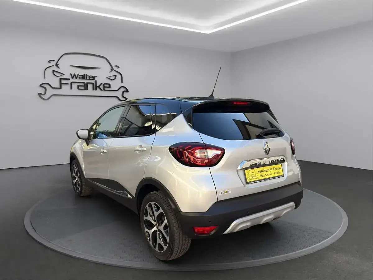 Gebraucht Renault Captur Intens 90 PS (66 kW) 2019 Grau d69 + schwarz gne SUV