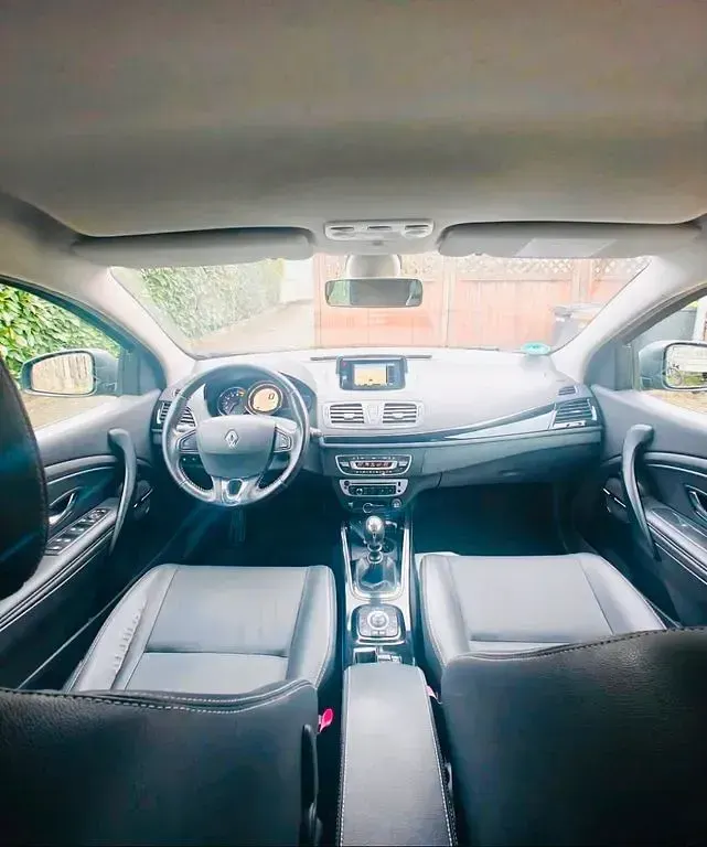 Gebraucht Renault Mégane III Bose Edition 116 PS (85 kW) 2013 Schwarz Limousine