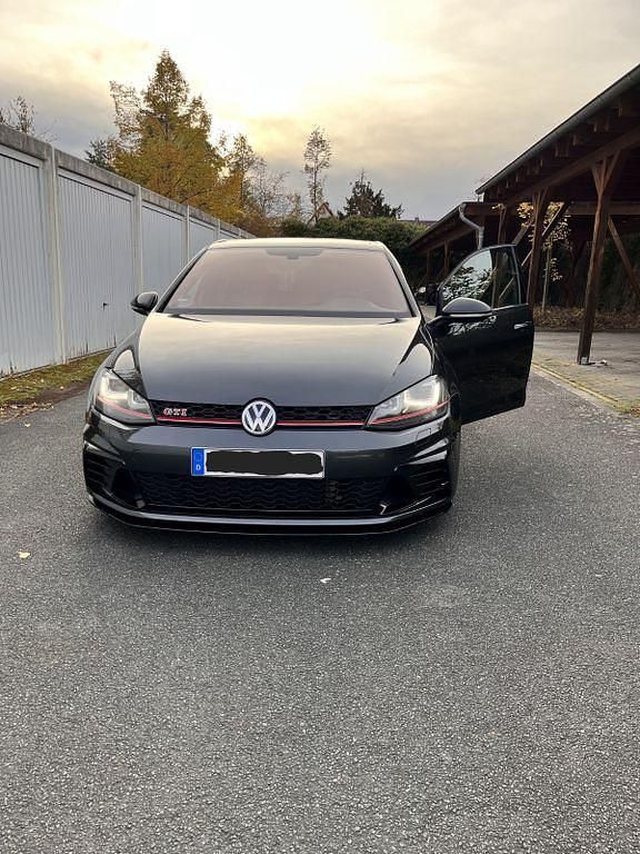 Grau Gebraucht 2016 VW Golf VII GTI Clubsport Limousine | 22.999 € (Fairer Preis) - Bild 1/4