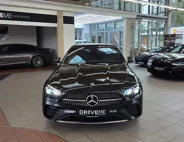 Gebraucht Mercedes E220 AMG line 194 PS (142 kW) 2022 Grau Limousine