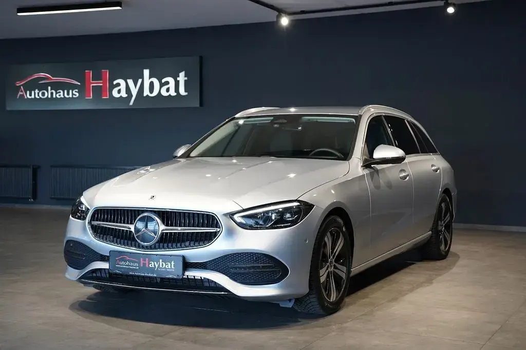 Gebraucht Mercedes C180 Avantgarde 170 PS (125 kW) 2023 Silber Limousine