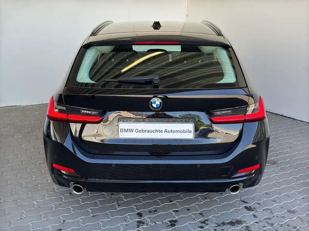 Gebraucht BMW 318 156 PS (114 kW) 2023 Schwarz Kombi