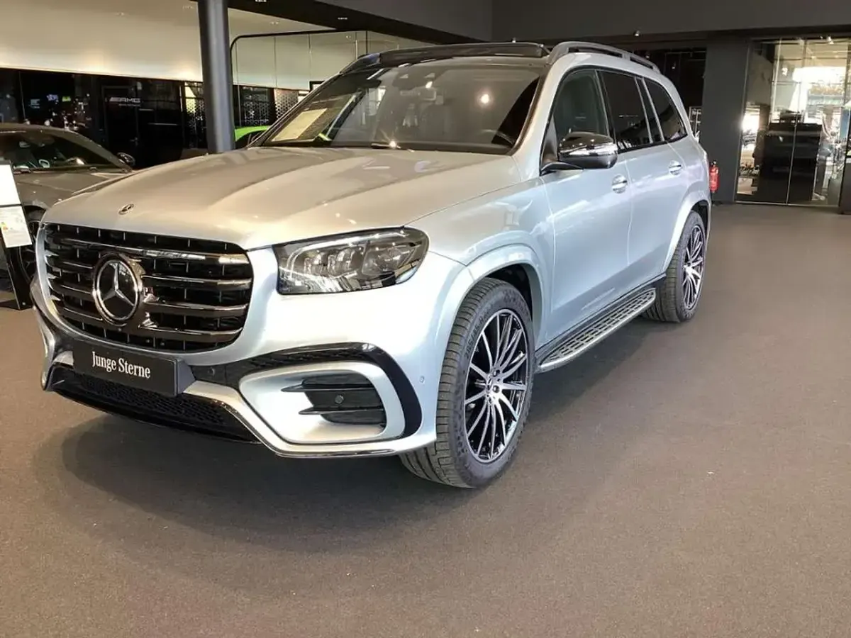 Gebraucht Mercedes GLS450 AMG 367 PS (269 kW) 2024 Metalliclack hightechsilber SUV
