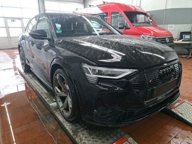 Gebraucht Audi e-tron Ambiente 369 kW (503 PS) 2022 Schwarz SUV