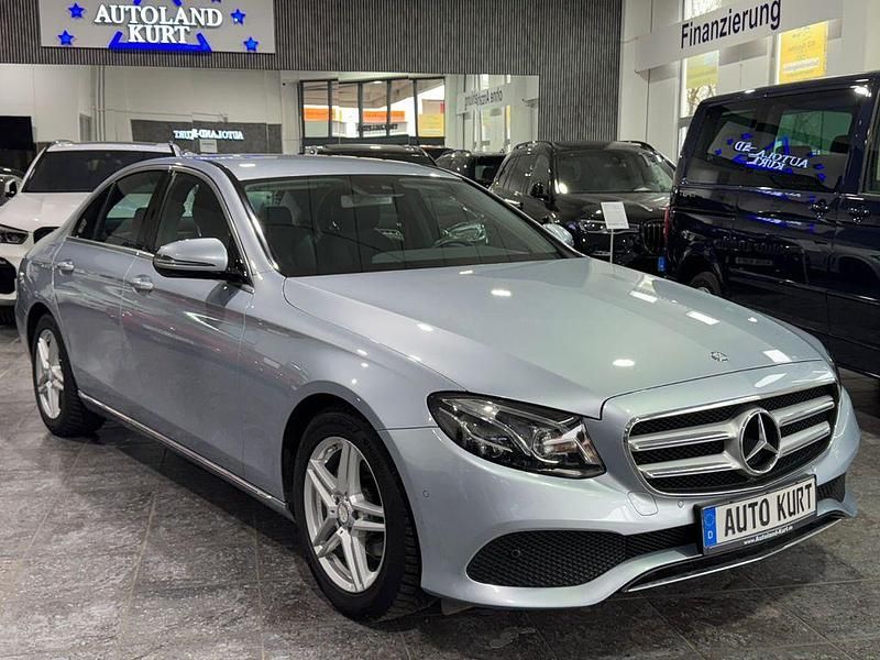 Gebraucht Mercedes E220 Avantgarde 194 PS (142 kW) 2016 Silber Limousine