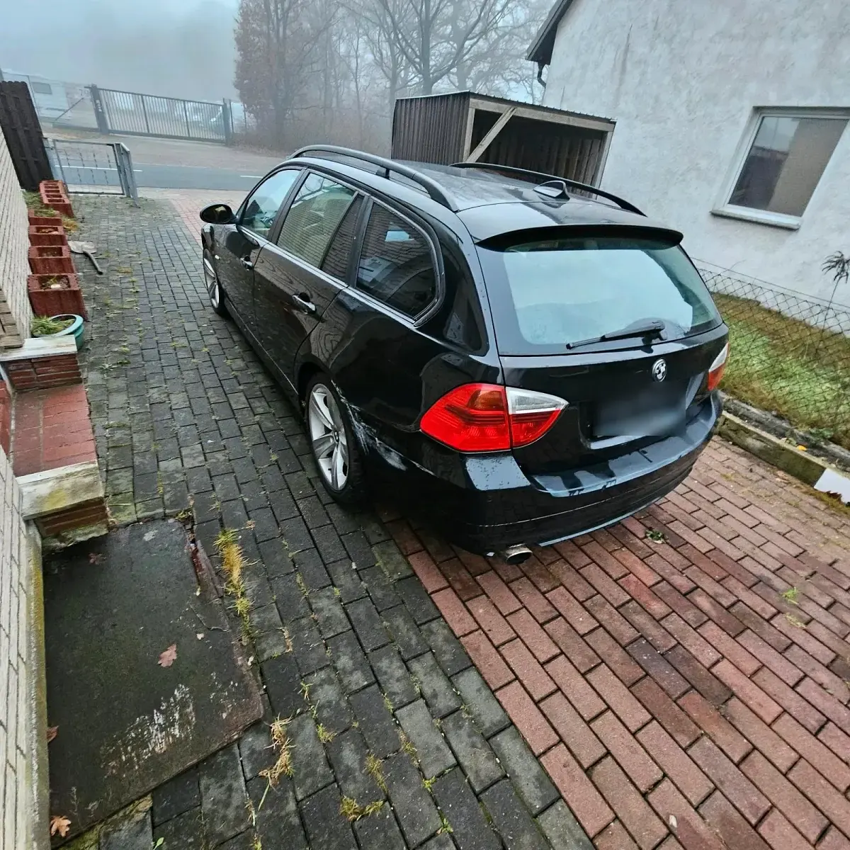 Gebraucht BMW 320 163 PS (119 kW) 2007 Schwarz Kombi