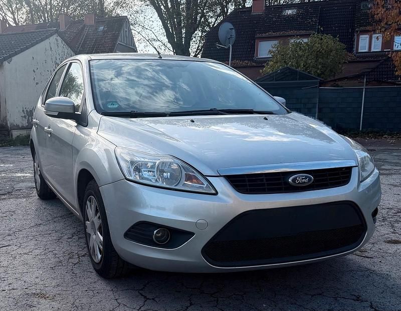 Silber Gebraucht 2008 Ford Focus Limousine | 1.350 € (Etwas zu teuer) - Bild 1/4