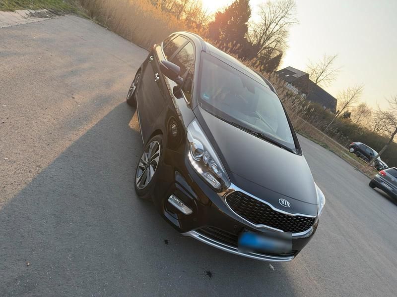 Gebraucht Kia Carens 141 PS (103 kW) 2017 Schwarz Van / Kleinbus