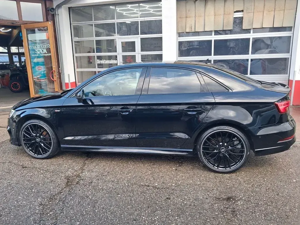 Second-hand Audi A3 S-Line 150 CP (110 kW) 2020 Negru Berlinǎ