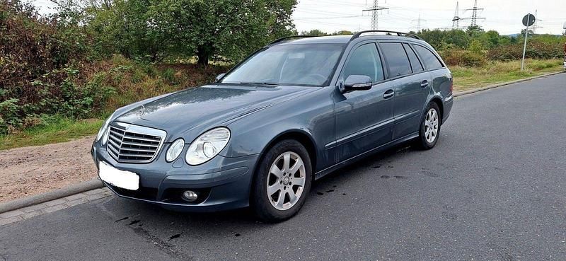 Grau Gebraucht 2009 Mercedes E280 Avantgarde Kombi | 2.900 € (Superpreis) - Bild 1/4