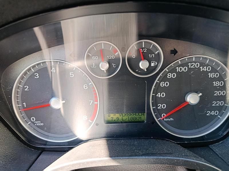 Gebraucht Ford Focus 101 PS (74 kW) 2007 Schwarz Kombi