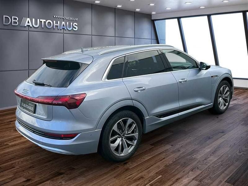 Gebraucht Audi e-tron Advanced Plus 300 kW (408 PS) 2022 Silber SUV