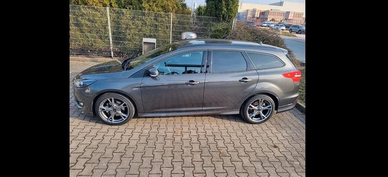 Gebraucht Ford Focus ST-Line 182 PS (133 kW) 2018 Grau Kombi