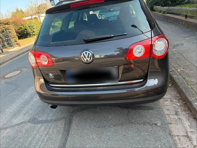 Gebraucht VW Passat 122 PS (89 kW) 2008 Braun Kombi