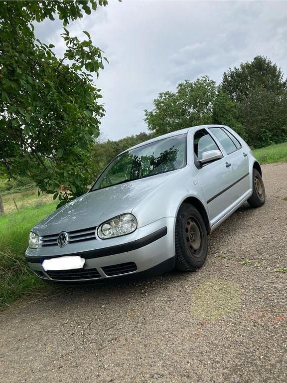 Silber Gebraucht 2002 VW Golf IV Basis Kombi | 800 € (Superpreis) - Bild 1/4