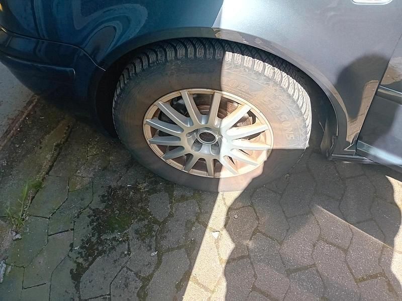 Second-hand VW Bora 105 CP (77 kW) 2003 Gri Berlinǎ