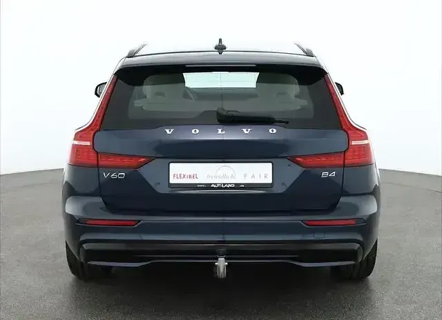 Neu Volvo V60 Plus 197 PS (144 kW) 2026 Blau Kombi