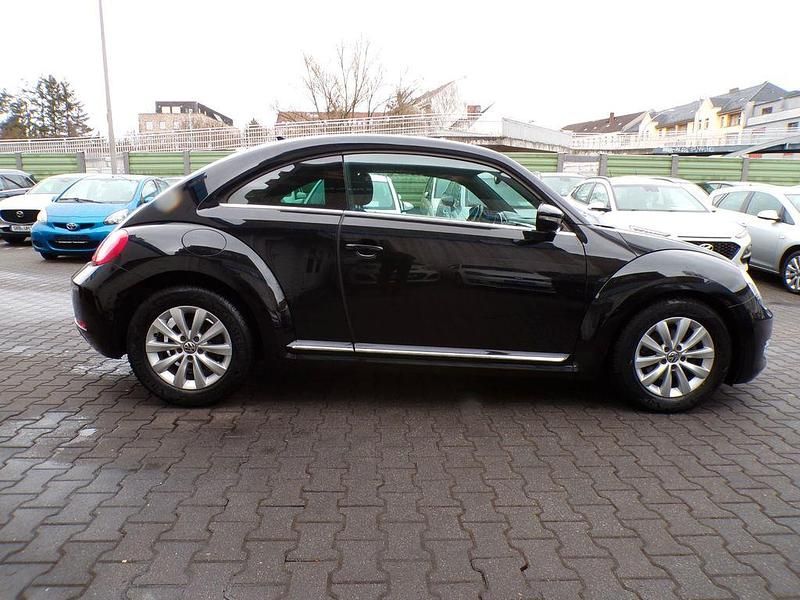 Gebraucht VW Beetle Design 105 PS (77 kW) 2013 Schwarz Kleinwagen