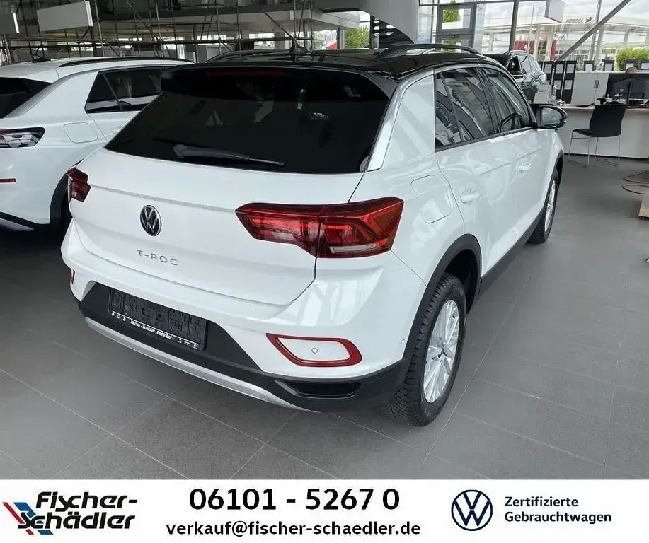 Second-hand VW T-Roc Life 110 CP (80 kW) 2023 Alb SUV