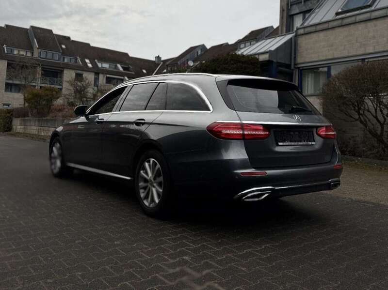 Gebraucht 2018 Mercedes E220 Avantgarde Kombi | 20.500 € (Superpreis) - Bild 1/4