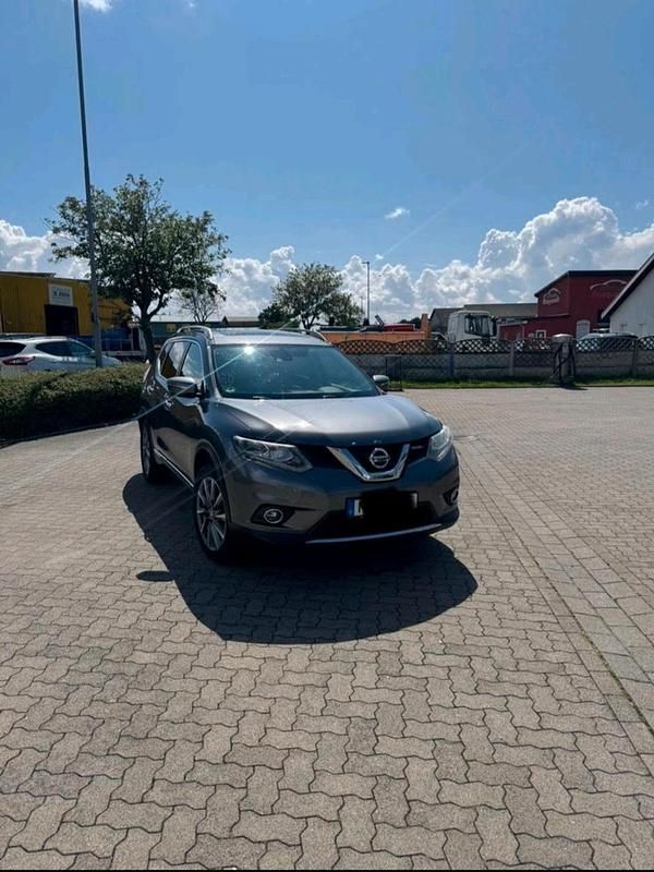 Grau Gebraucht 2017 Nissan X-Trail Tekna SUV | 16.999 € (Superpreis) - Bild 1/4