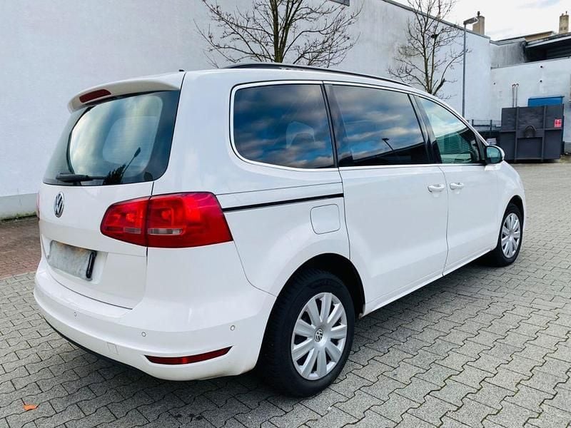 Gebraucht VW Sharan 140 PS (102 kW) 2011 Weiß Van / Kleinbus