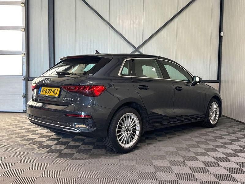 Gebraucht Audi A3 Business 110 PS (80 kW) 2021 Grau Limousine