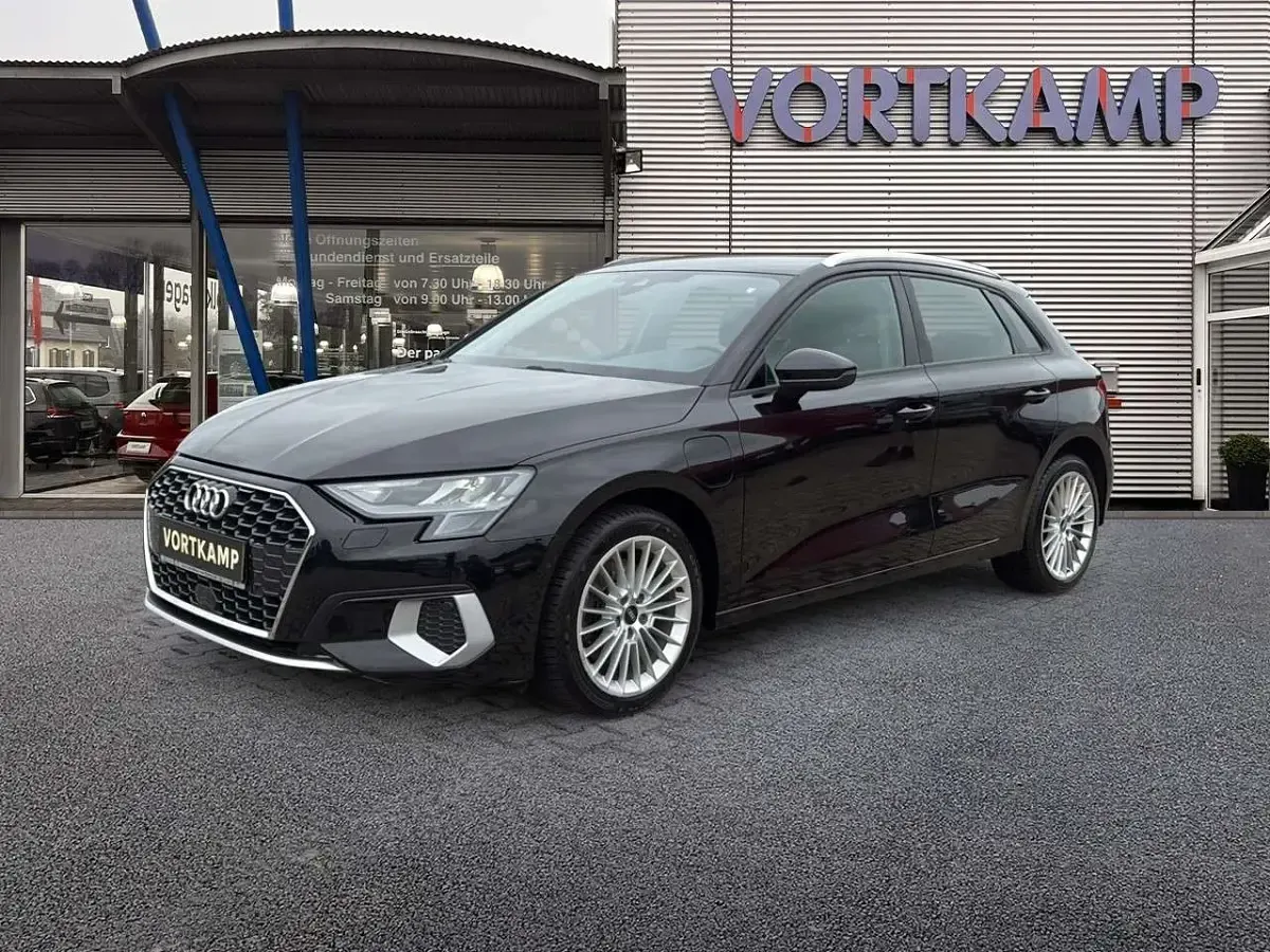 Gebraucht Audi A3 Sportback e-tron Advanced 204 PS (150 kW) 2021 Mythosschwarz Kleinwagen