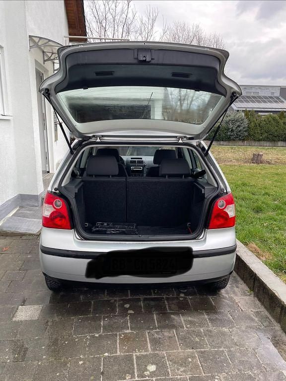 Gebraucht VW Polo Basis 64 PS (47 kW) 2003 Silber Limousine