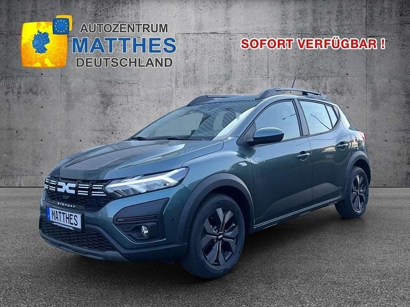 Safaraibeige metallic Neu 2025 Dacia Sandero Expression Kleinwagen | 19.699 € (Fairer Preis) - Bild 1/4