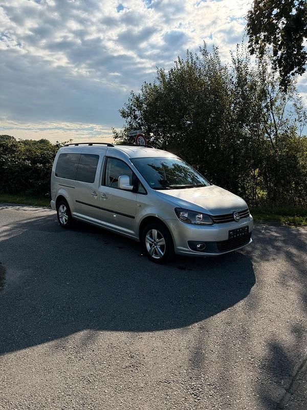 Silber Gebraucht 2012 VW Caddy Maxi Van / Kleinbus | 10.900 € (Fairer Preis) - Bild 1/4