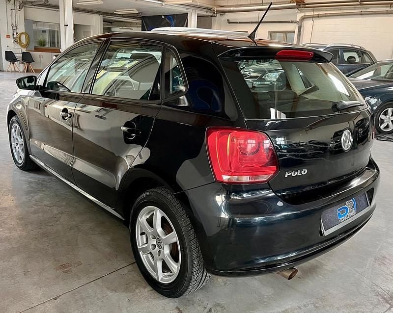 Second-hand VW Polo Black Edition 86 CP (63 kW) 2011 Negru Hatchback