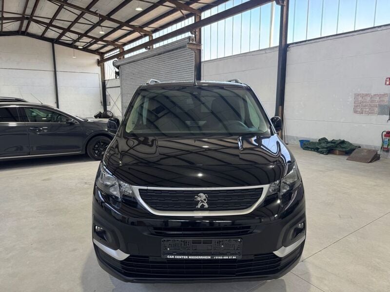 Schwarz Gebraucht 2021 Peugeot Rifter Active Van / Kleinbus | 13.990 € (Guter Preis) - Bild 1/4