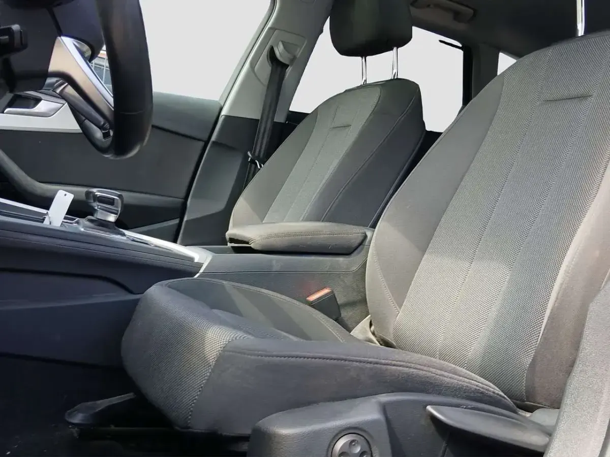 Używany Audi A4 Ambiente 204 KM (150 kW) 2022 Zielony Kombi