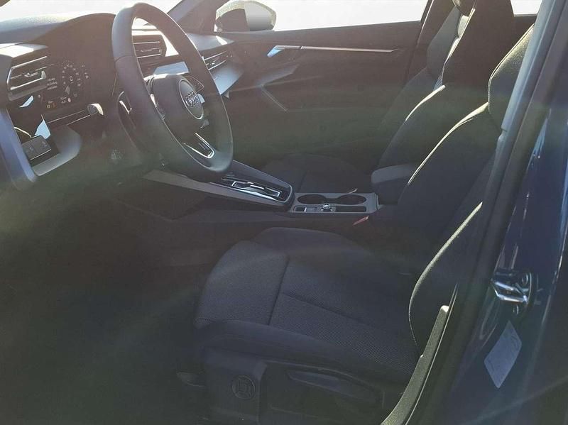 Neu Audi A3 S-Line 116 PS (85 kW) 2025 Blau Limousine