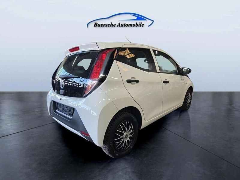 Gebraucht Toyota Aygo 69 PS (50 kW) 2018 Weiß Kleinwagen