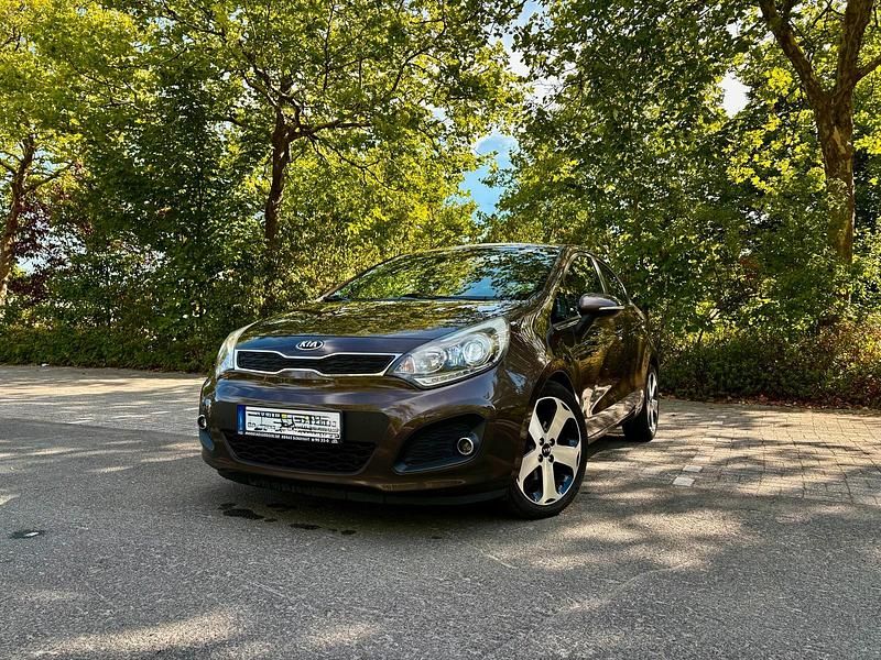 Braun Gebraucht 2014 Kia Rio 2 Kombi | 5.400 € (Fairer Preis) - Bild 1/4