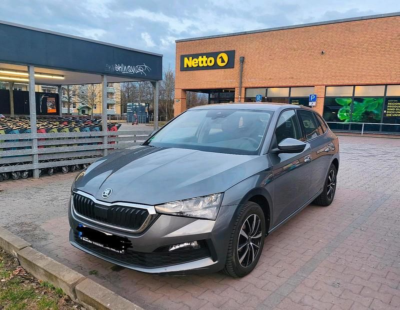 Gebraucht Skoda Scala Cool Plus 95 PS (69 kW) 2022 Grau Kleinwagen