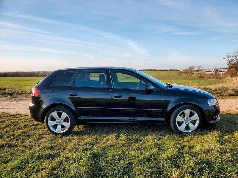 Gebraucht Audi A3 Ambiente 125 PS (91 kW) 2010 Schwarz Kleinwagen