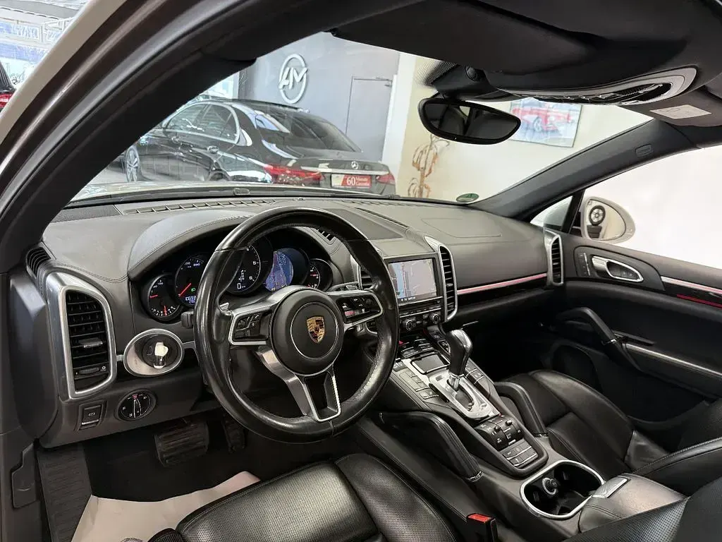 Second-hand Porsche Cayenne 262 CP (192 kW) 2015 Maro SUV