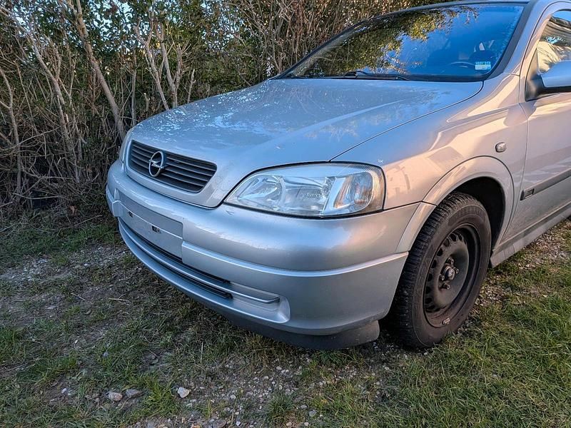 Silber Gebraucht 2001 Opel Astra Kleinwagen | 1.650 € (Fairer Preis) - Bild 1/4