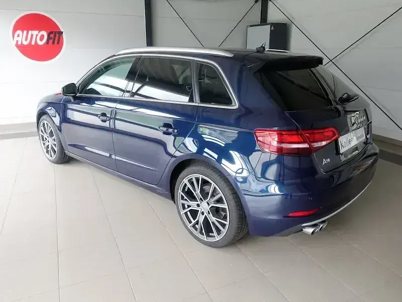 Gebraucht Audi A3 Sport 150 PS (110 kW) 2018 Blau (cosmos blue metallic) Limousine
