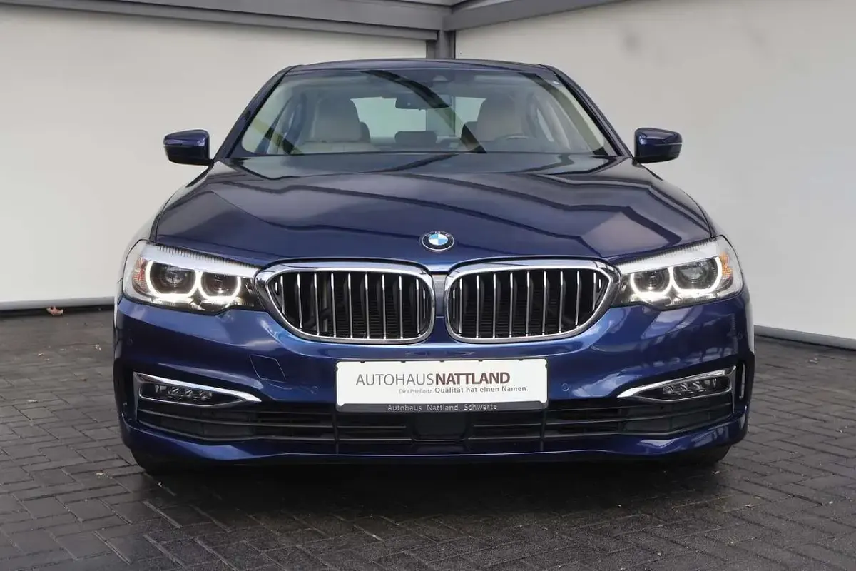 Gebraucht BMW 520 Luxury Line 190 PS (139 kW) 2019 Mediterranblau metallic Limousine