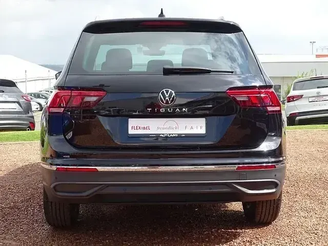 Używany VW Tiguan 150 KM (110 kW) 2021 Czarny SUV
