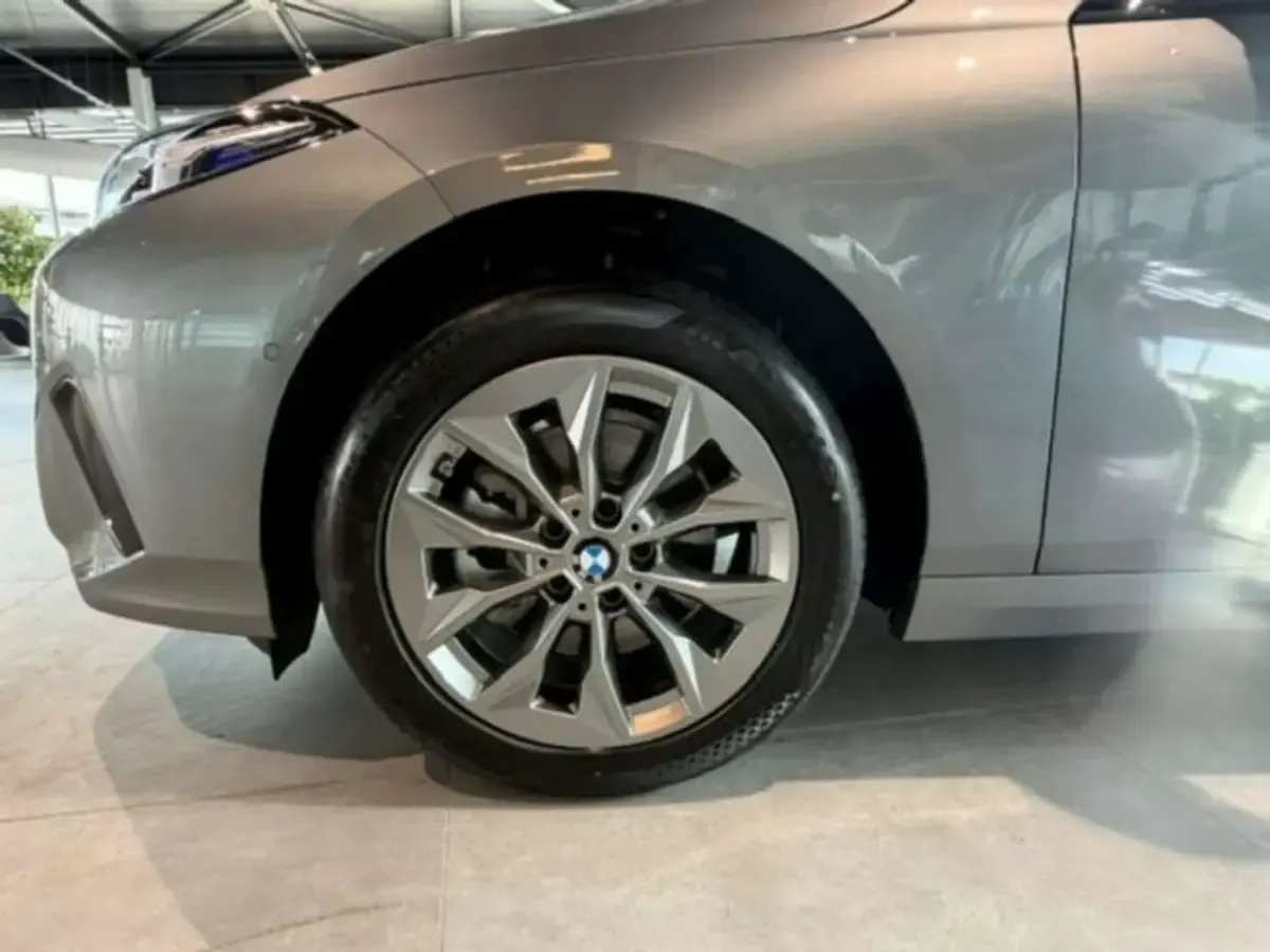 Neu BMW 220 163 PS (119 kW) 2026 Grau Limousine