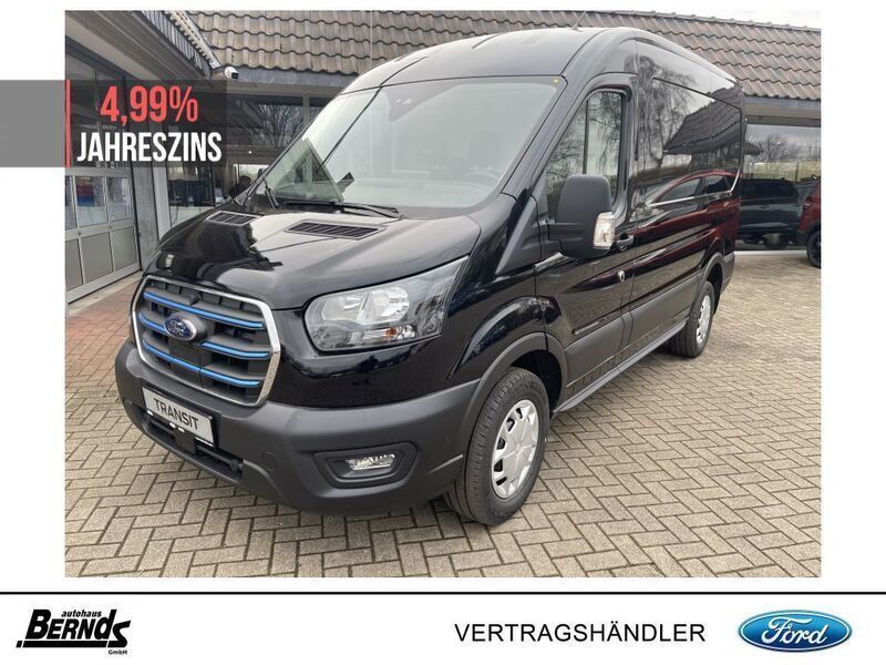Obsidian schwarz metallic Gebraucht 2022 Ford E-Transit Trend Van | 47.481 € (Teuer) - Bild 1/4