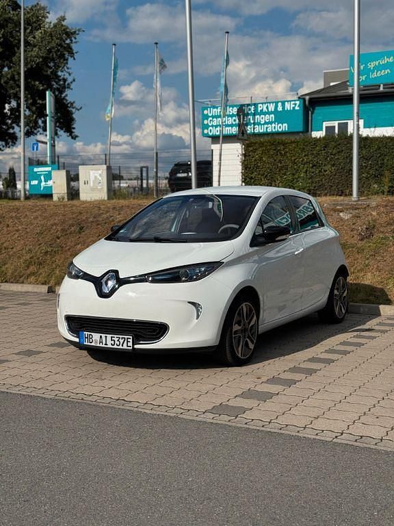 Weiß Gebraucht 2014 Renault Zoe Life Kleinwagen | 5.950 € (Fairer Preis) - Bild 1/4