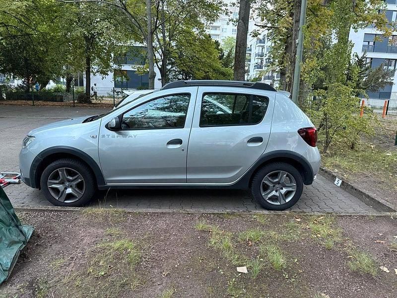 Silber Gebraucht 2019 Dacia Sandero Prestige Kleinwagen | 8.950 € (Guter Preis) - Bild 1/1