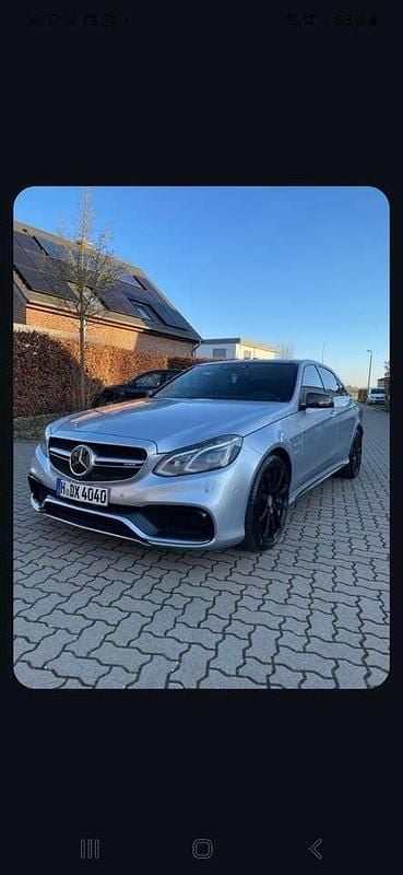 Silber Gebraucht 2014 Mercedes E63 AMG AMG Limousine | 40.000 € (Fairer Preis) - Bild 1/4